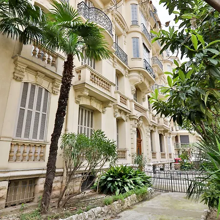 Victor Hugo Hotel 2*