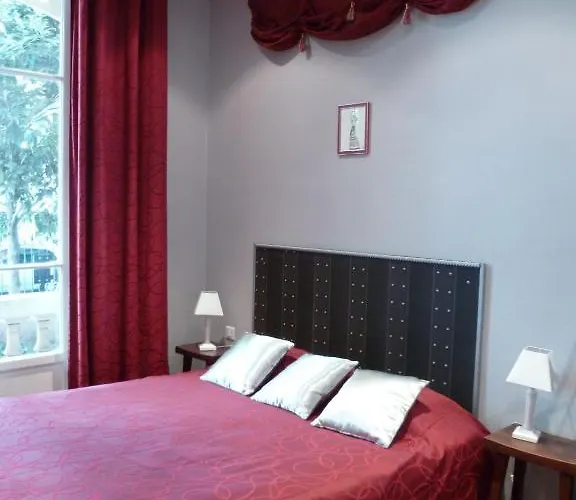 Otel Victor Hugo 2*