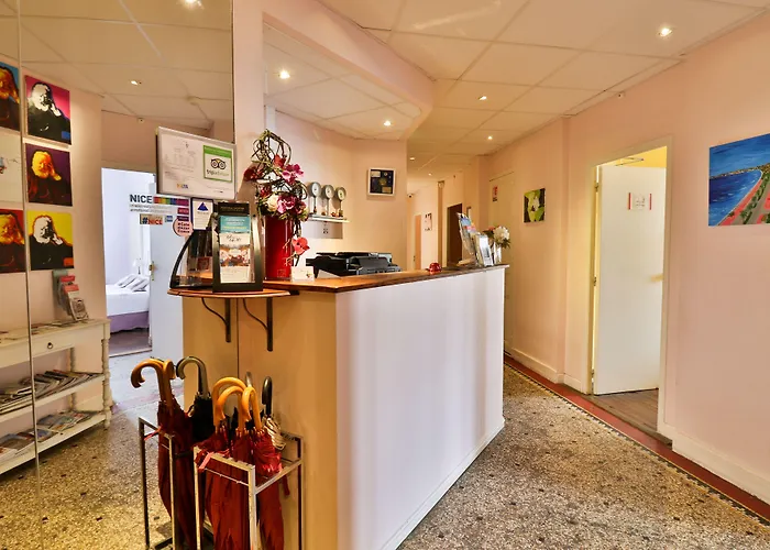 Otel Victor Hugo 2*