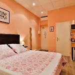 Victor Hugo Hotel 2*