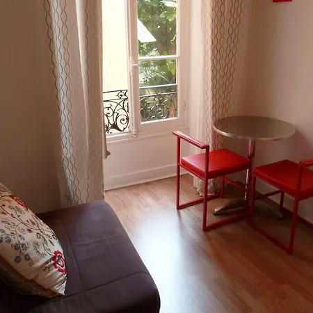 Victor Hugo Hotel 2*