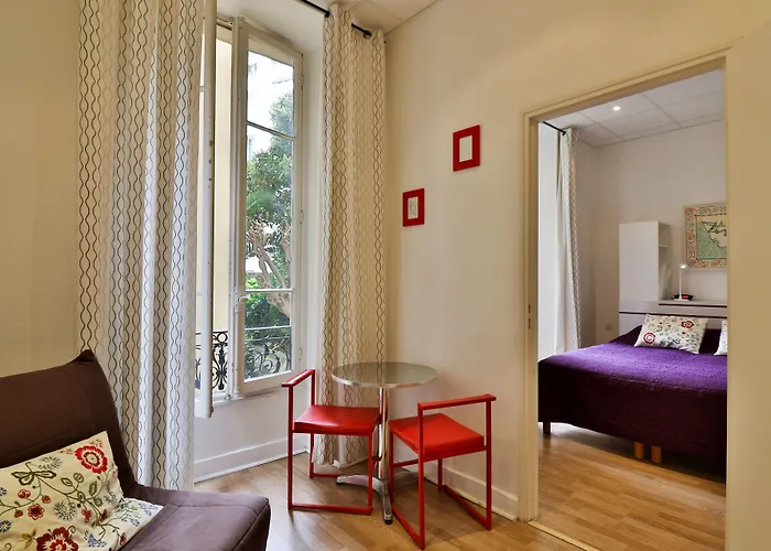 Victor Hugo Hotel 2*