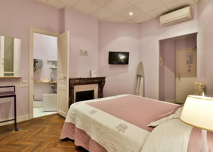 Victor Hugo Hotel 2*
